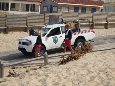 Die Lifeguards von St. Girons wachen auch über die Wellenreiter