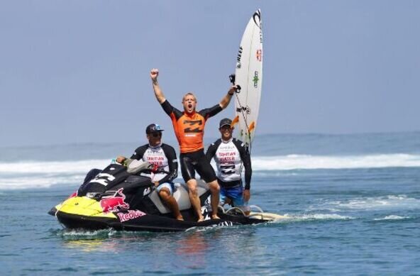 copyright ASP | Mick Fanning gewinnt Billabong Pro Tahiti 2012