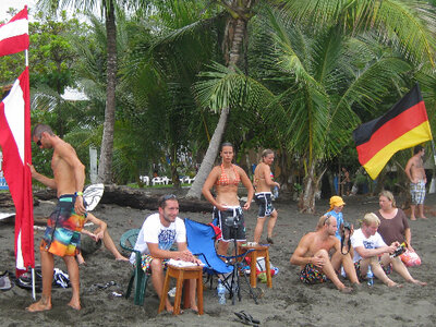Billabong ISA World Surfing Games | Deutschland vs. Österreich Surfcontest