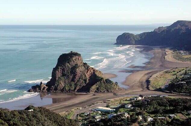 Piha | surf spot | New Zealand