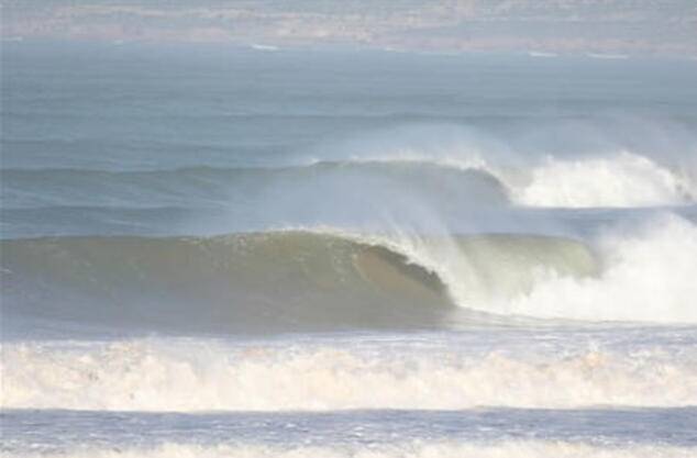 Long uncrowded desert point