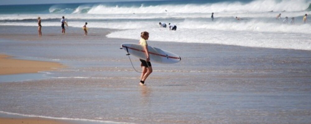 Surfcamps für Jugendliche | Wellenreiten lernen mit 24h sorglos Betreuung für Eltern