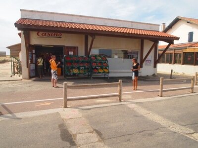 Casino Supermarkt an der Strandpromenade von St.Girons Plage