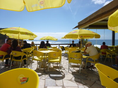 Surf Spot São Julião | Cafe mit Blick auf den Spot