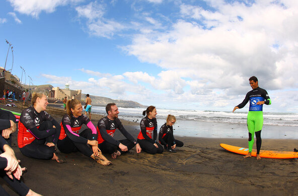 Quiksilver Ocean Side Surf School and Surf Camp Gran Canaria