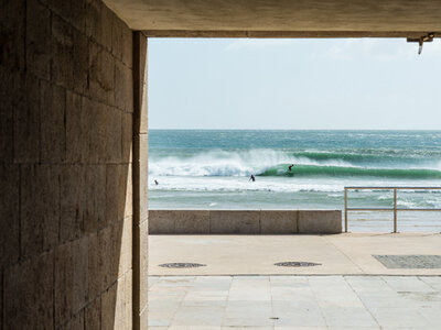 Photographer Lars Jacobsen | Surfing Lisbon Carcavelos beach