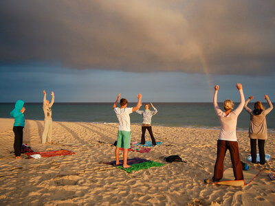 Yoga am Strand OTRO MODO  Surf Camp Fuerteventura | supported by BILLABONG