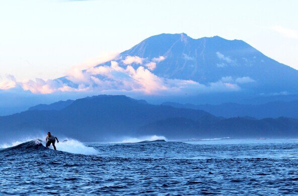 Bali - Nusa Lembongan surf retreat