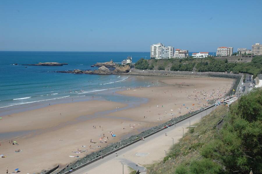Surfspot Côte des Basques im Süden von Biarritz - die perfekte Welle für alle Longboarder und Anfänger